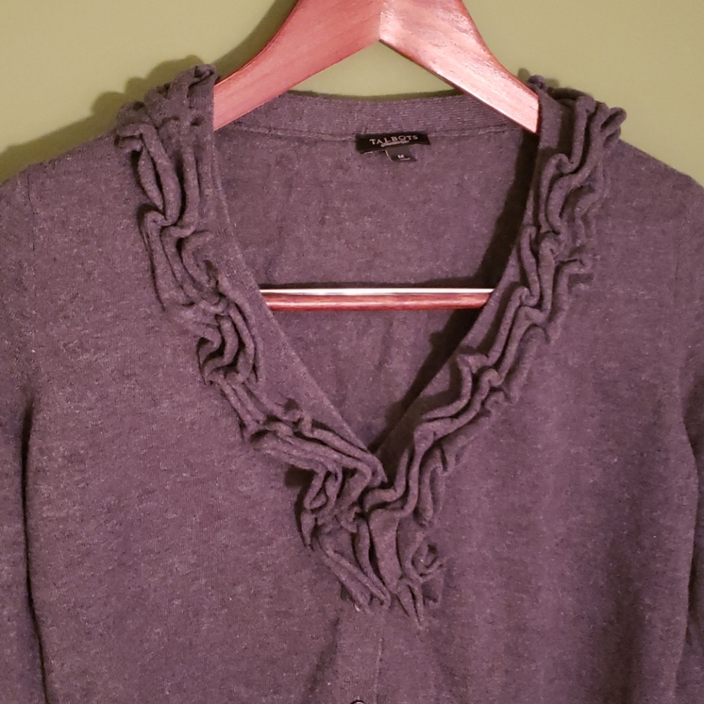 So CUTE!! 🌷 EUC Talbots Cardigan Sweater Top